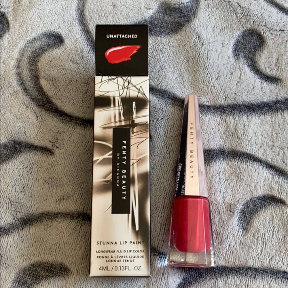 Fenty Beauty Stunna Lip Paint “Unattached”